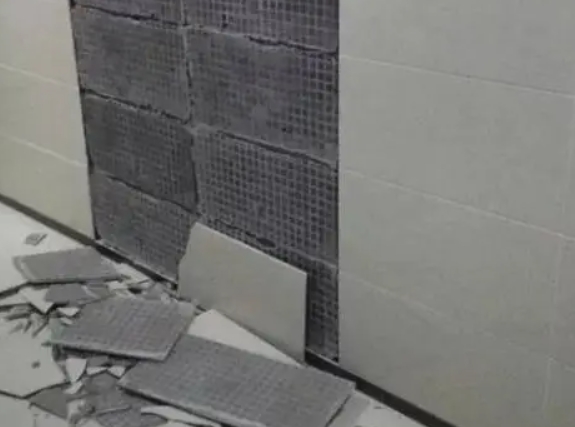 内乡瓷砖空鼓维修公司分享下内乡墙砖松动维修的知识